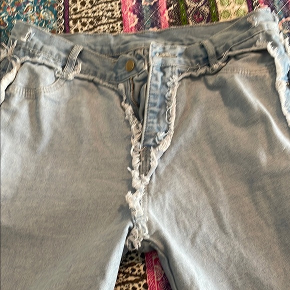Frayed Light Blue Jeans - Picture 2 of 7